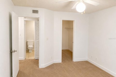 Condo in Orlando, Florida, 1 bedroom  № 2204426 - photo 10