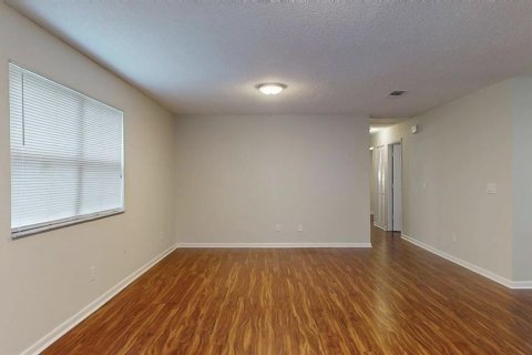 Casa en venta en Tampa, Florida, 3 dormitorios, 97.73 m2 № 2387555 - foto 11