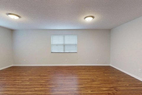 Casa en venta en Tampa, Florida, 3 dormitorios, 97.73 m2 № 2387555 - foto 18