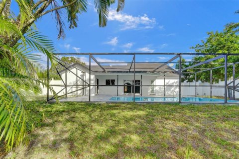 Villa ou maison à vendre à Pembroke Pines, Floride: 3 chambres, 144.93 m2 № 1929670 - photo 27