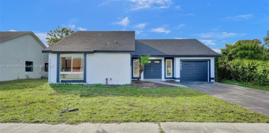 Villa ou maison à Pembroke Pines, Floride 3 chambres, 144.93 m2 № 1929670
