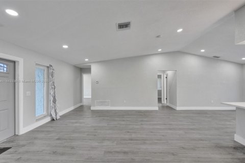 Villa ou maison à vendre à Pembroke Pines, Floride: 3 chambres, 144.93 m2 № 1929670 - photo 8