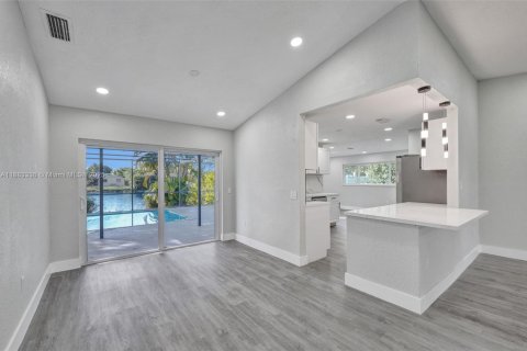 Villa ou maison à vendre à Pembroke Pines, Floride: 3 chambres, 144.93 m2 № 1929670 - photo 9