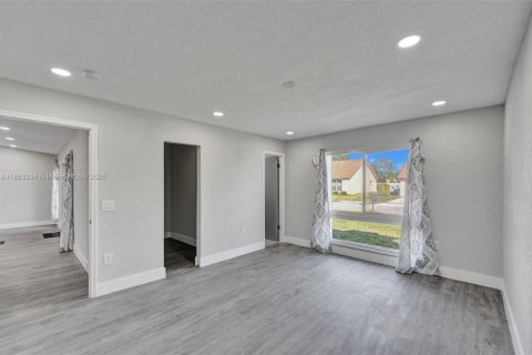 Villa ou maison à vendre à Pembroke Pines, Floride: 3 chambres, 144.93 m2 № 1929670 - photo 26