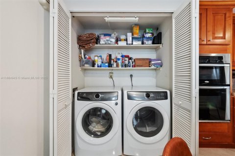 Touwnhouse à vendre à Doral, Floride: 2 chambres, 198.81 m2 № 1930405 - photo 24