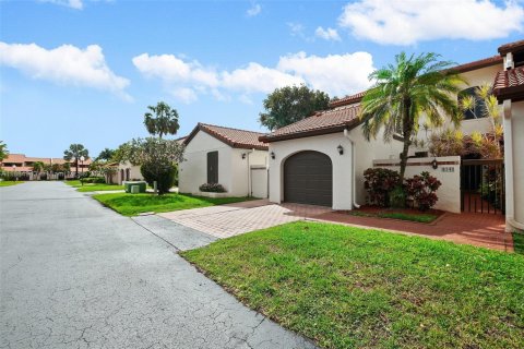 Touwnhouse à vendre à Doral, Floride: 2 chambres, 198.81 m2 № 1930405 - photo 3