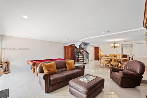 Touwnhouse à vendre à Doral, Floride: 2 chambres, 198.81 m2 № 1930405 - photo 7