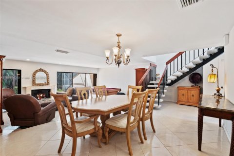 Touwnhouse à vendre à Doral, Floride: 2 chambres, 198.81 m2 № 1930405 - photo 6