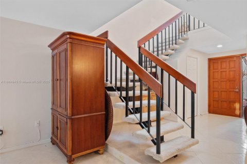 Touwnhouse à vendre à Doral, Floride: 2 chambres, 198.81 m2 № 1930405 - photo 9