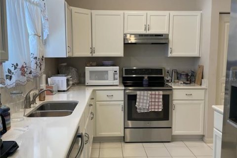 Casa en venta en Tampa, Florida, 4 dormitorios, 206.24 m2 № 2207803 - foto 3