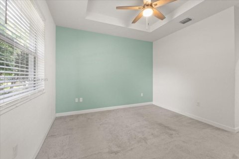 Снять в аренду таунхаус в Хомстед, Флорида 3 спальни, 129.41м2, № 1959446 - фото 16