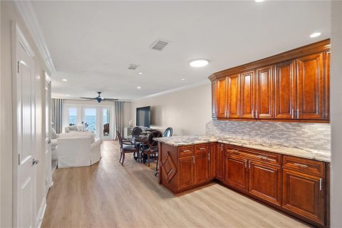 Adosado en venta en Saint Petersburg, Florida, 3 dormitorios, 133.5 m2 № 1910859 - foto 4