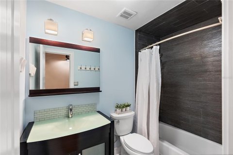 Adosado en venta en Saint Petersburg, Florida, 3 dormitorios, 133.5 m2 № 1910859 - foto 24