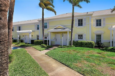 Adosado en venta en Saint Petersburg, Florida, 3 dormitorios, 133.5 m2 № 1910859 - foto 2