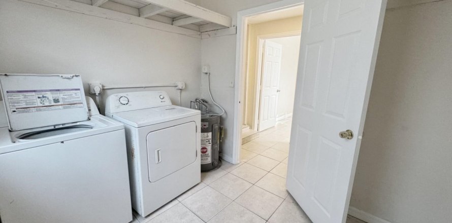 Immobilier commercial à West Palm Beach, Floride 3 chambres, 91.04 m2 № 1208117