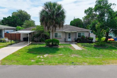 Villa ou maison à New Port Richey, Floride 3 chambres, 139.82 m2 № 2406369
