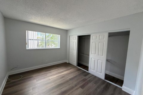 Copropriété à louer à Tamarac, Floride: 2 chambres, 100.43 m2 № 2247975 - photo 7