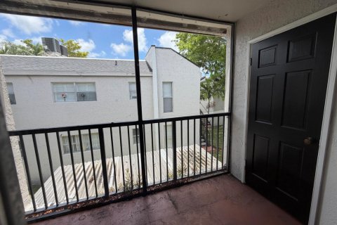 Copropriété à louer à Tamarac, Floride: 2 chambres, 100.43 m2 № 2247975 - photo 8