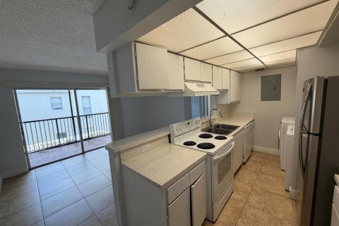 Condo in Tamarac, Florida, 2 bedrooms № 2247975
