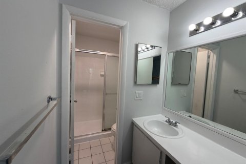 Copropriété à louer à Tamarac, Floride: 2 chambres, 100.43 m2 № 2247975 - photo 3