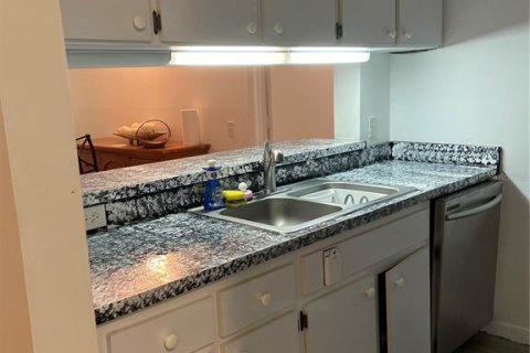Copropriété à vendre à Gainesville, Floride: 4 chambres, 121.89 m2 № 1918971 - photo 8