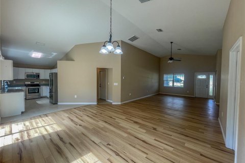 Casa en venta en Weeki Wachee, Florida, 3 dormitorios, 149.11 m2 № 2377891 - foto 2