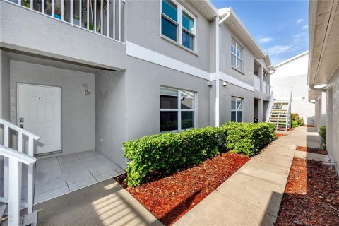 Condominio en Seminole, Florida, 2 dormitorios  № 2416347