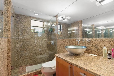 Copropriété à vendre à Miami Beach, Floride: 2 chambres, 89.19 m2 № 2019052 - photo 21