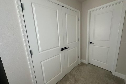 Casa en venta en Kissimmee, Florida, 5 dormitorios, 255.3 m2 № 1900144 - foto 12