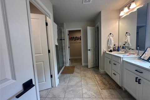 Casa en venta en Kissimmee, Florida, 5 dormitorios, 255.3 m2 № 1900144 - foto 17