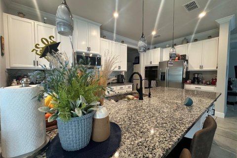 Casa en venta en Kissimmee, Florida, 5 dormitorios, 255.3 m2 № 1900144 - foto 5
