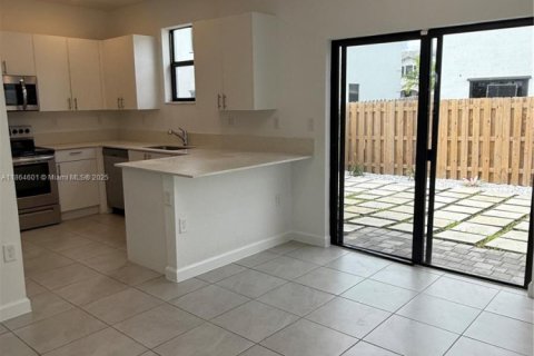 Adosado en alquiler en Homestead, Florida, 3 dormitorios, 162.58 m2 № 2054412 - foto 5