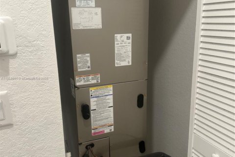 Adosado en alquiler en Homestead, Florida, 3 dormitorios, 162.58 m2 № 2054412 - foto 16