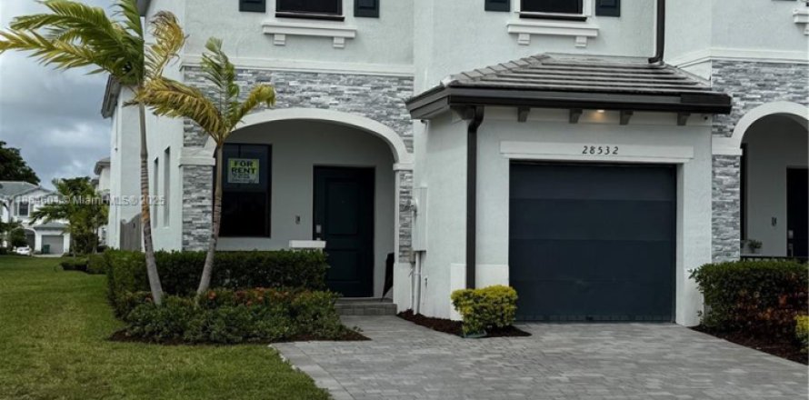 Adosado en Homestead, Florida 3 dormitorios, 162.58 m2 № 2054412