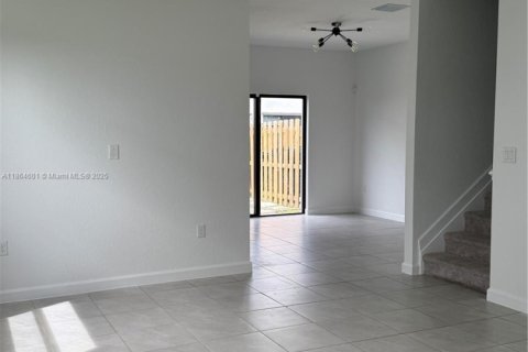 Adosado en alquiler en Homestead, Florida, 3 dormitorios, 162.58 m2 № 2054412 - foto 3