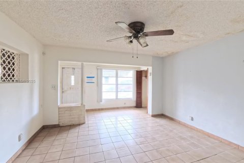 Casa en venta en Oakland Park, Florida, 2 dormitorios, 101.82 m2 № 2039198 - foto 5