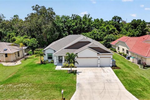 House in Punta Gorda, Florida 4 bedrooms, 226.5 sq.m. № 2166858
