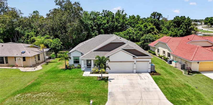 Casa en Punta Gorda, Florida 4 dormitorios, 226.5 m2 № 2166858