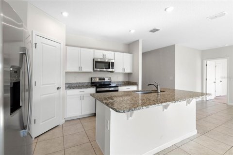 Casa en venta en Haines City, Florida, 4 dormitorios, 158.68 m2 № 2151033 - foto 5