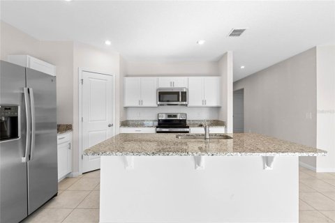 Casa en venta en Haines City, Florida, 4 dormitorios, 158.68 m2 № 2151033 - foto 4