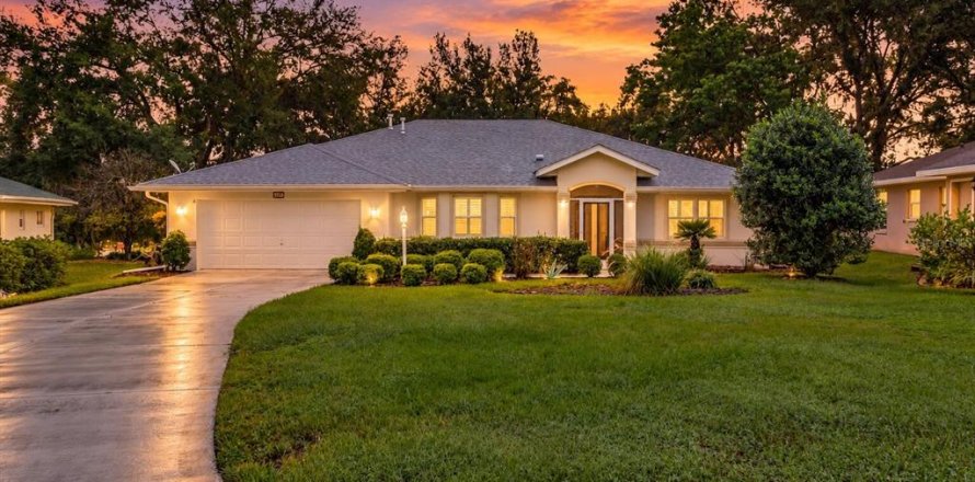 Villa ou maison à Leesburg, Floride 3 chambres, 163.42 m2 № 2415452