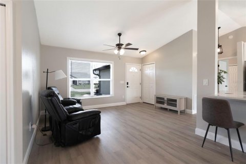 Villa ou maison à vendre à Deltona, Floride: 3 chambres, 112.13 m2 № 2410553 - photo 4