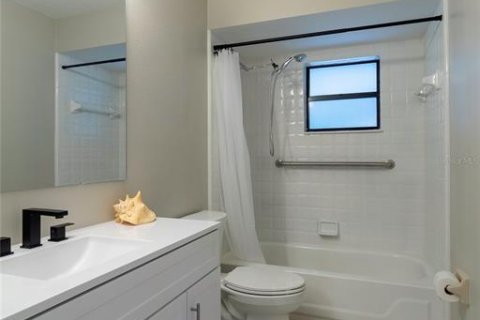 Villa ou maison à vendre à Deltona, Floride: 3 chambres, 112.13 m2 № 2410553 - photo 17