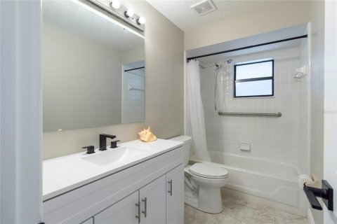 Villa ou maison à vendre à Deltona, Floride: 3 chambres, 112.13 m2 № 2410553 - photo 16