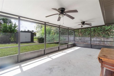 Villa ou maison à vendre à Deltona, Floride: 3 chambres, 112.13 m2 № 2410553 - photo 18