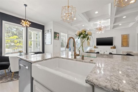 House in Saint Petersburg, Florida 7 bedrooms, 408.86 sq.m. № 1832623 - photo 14