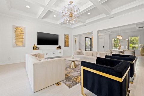 House in Saint Petersburg, Florida 7 bedrooms, 408.86 sq.m. № 1832623 - photo 10