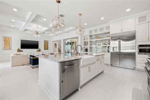 House in Saint Petersburg, Florida 7 bedrooms, 408.86 sq.m. № 1832623 - photo 20
