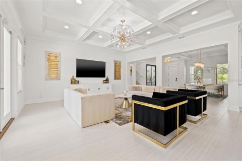 House in Saint Petersburg, Florida 7 bedrooms, 408.86 sq.m. № 1832623 - photo 8