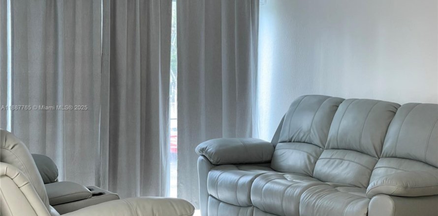 Condo à Miami, Floride, 2 chambres  № 1941171